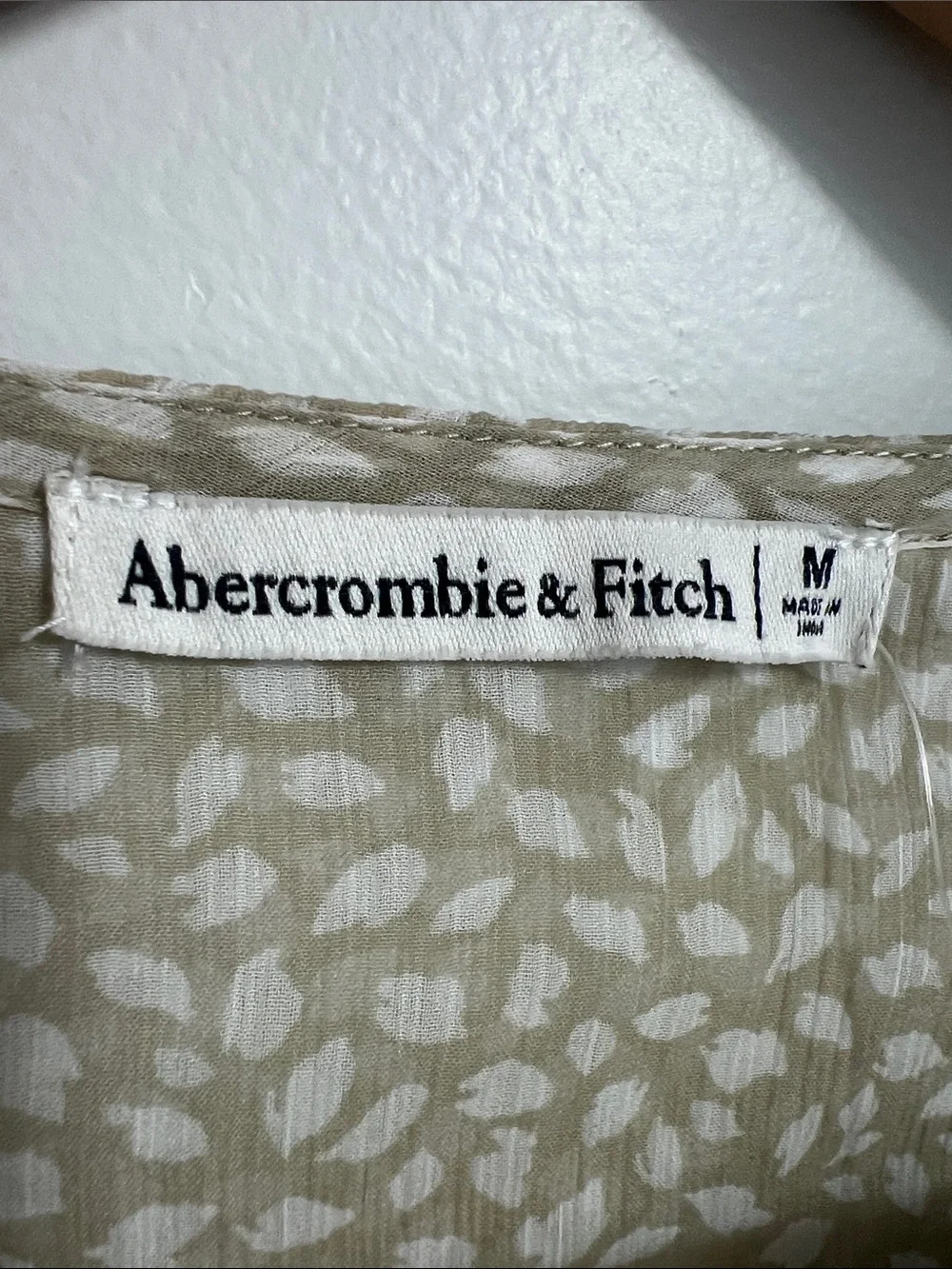 Abercrombie & Fitch | Cream Printed Wrap Blouse Business Casual NWT Size M